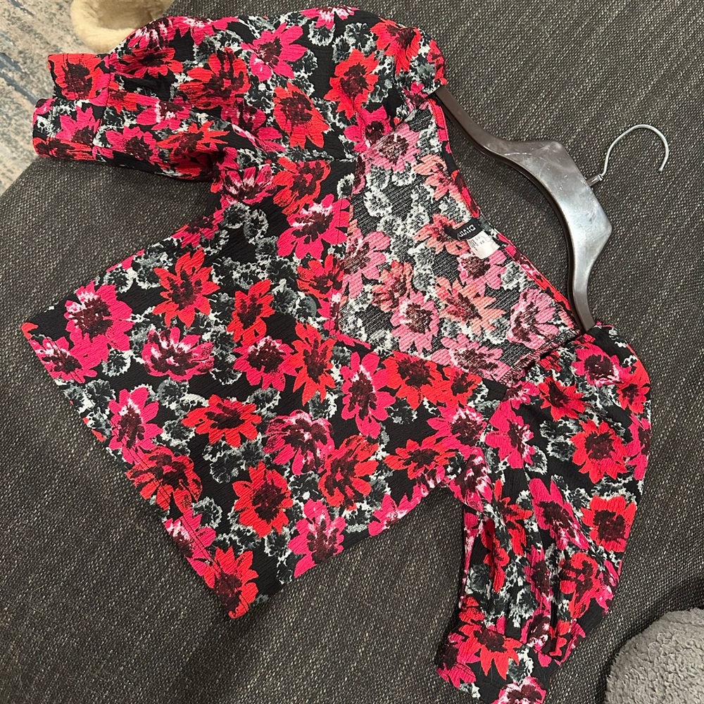 Divided Floral Blouse - Red and Black